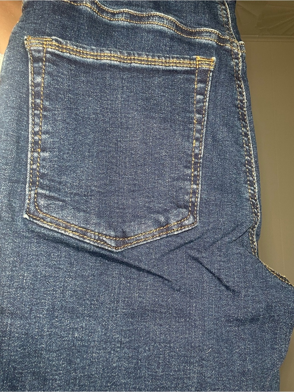 Good American Good Legs Crop Skinny Jeans Retails $128 - Picture 2 of 5